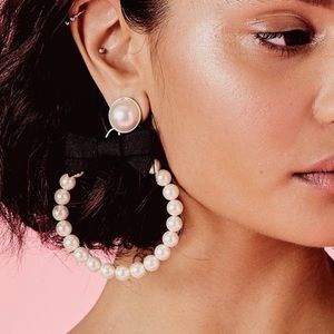 For love & lemons pearl earring